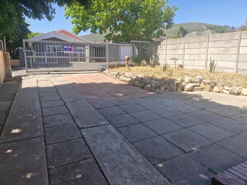 5 Bedroom Property for Sale in Parow North Western Cape